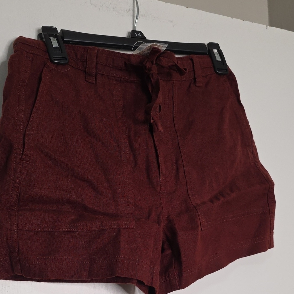 Madewell Women's Dark Red Cargo Shorts - Picture 2 of 5